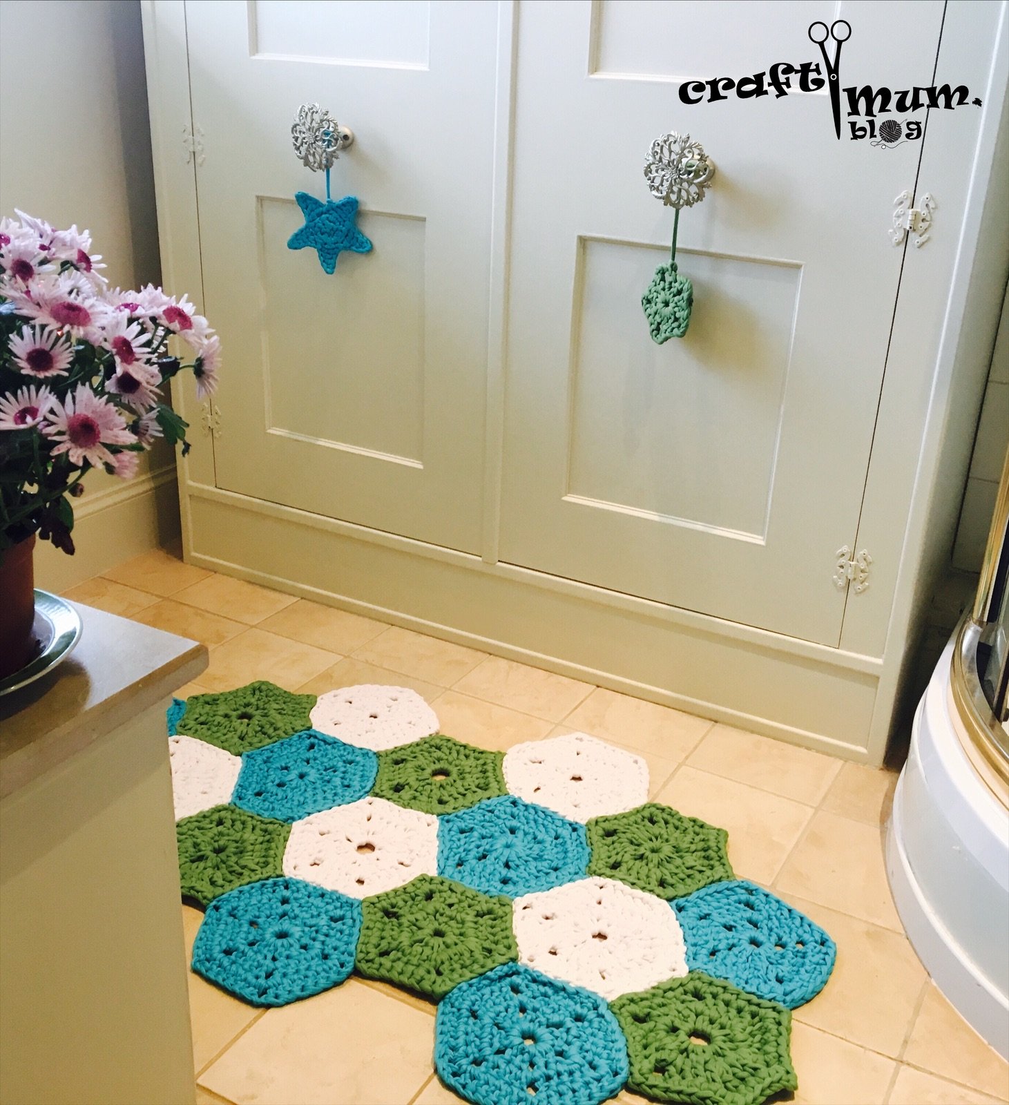 Crocheted bath rug