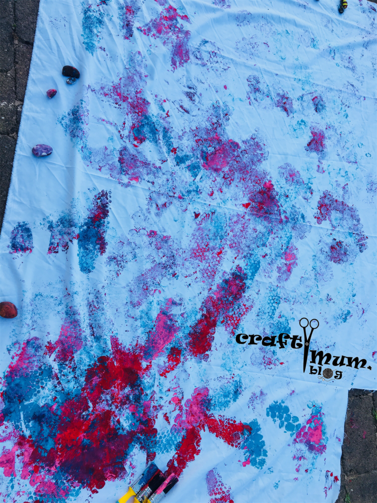 Bubble wrap stomp painting Crafty Mum
